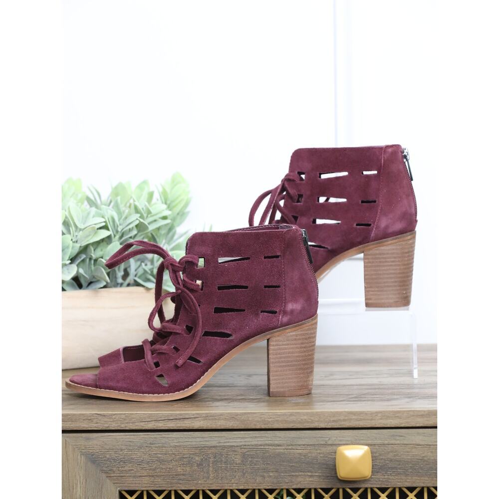 Vince Camuto Tressa Lace Up Sandal Bootie Burgundy Suede Cutout Block Heel 6.5